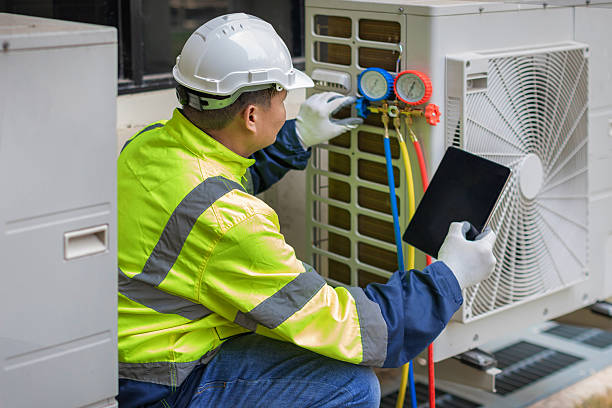 Professional Hvac technician working in Avalon, CA